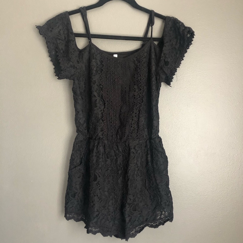 BLACK LACE ROMPER